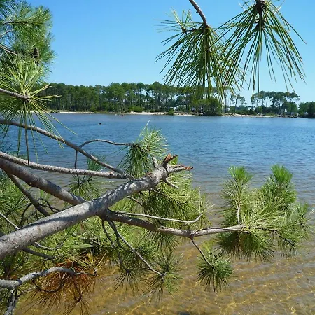 Un Matin D'ete 3* לאקאנו